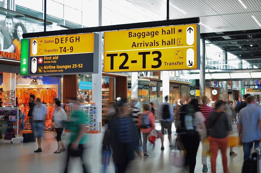 Hall d'arrivee d'un aeroport international